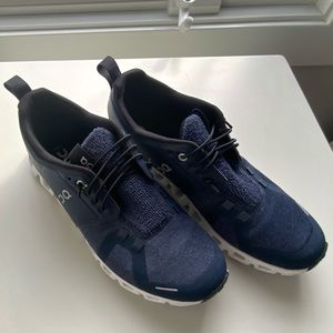 On Cloud Women’s Terry - Size 9